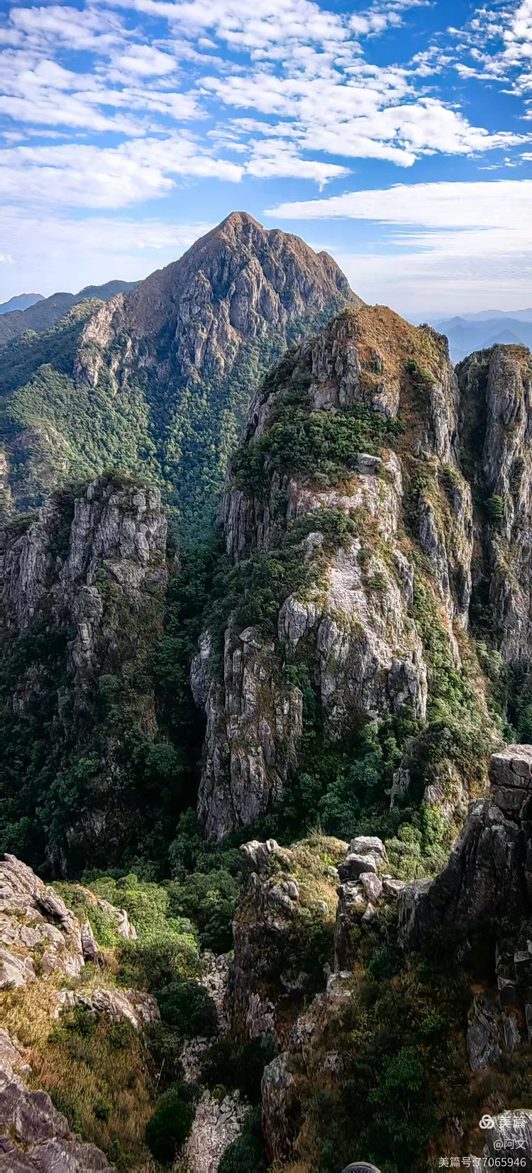 广东最险山峰一一龙斗峰